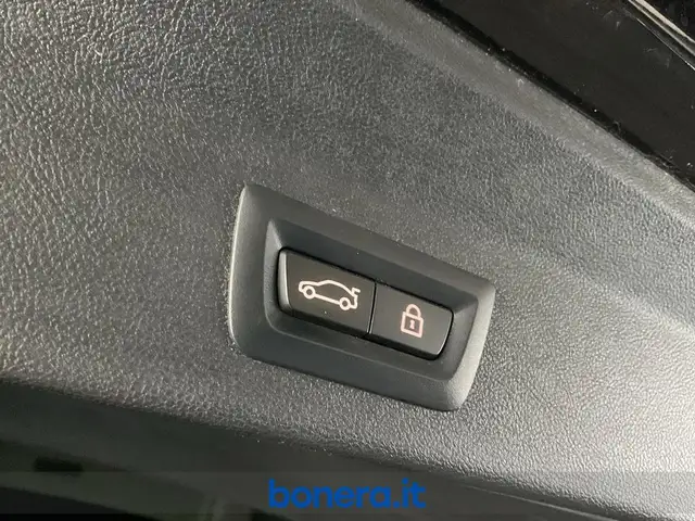 BMW X3 view 14