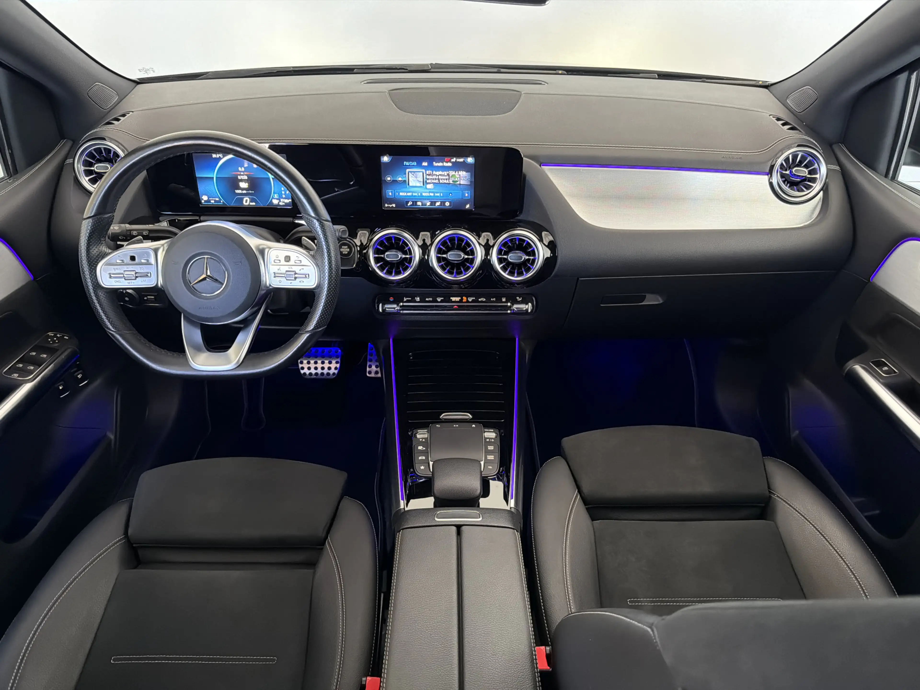 Mercedes-Benz B 250 e Edition 2020 AMG Line Panorama LED Night — photo 7