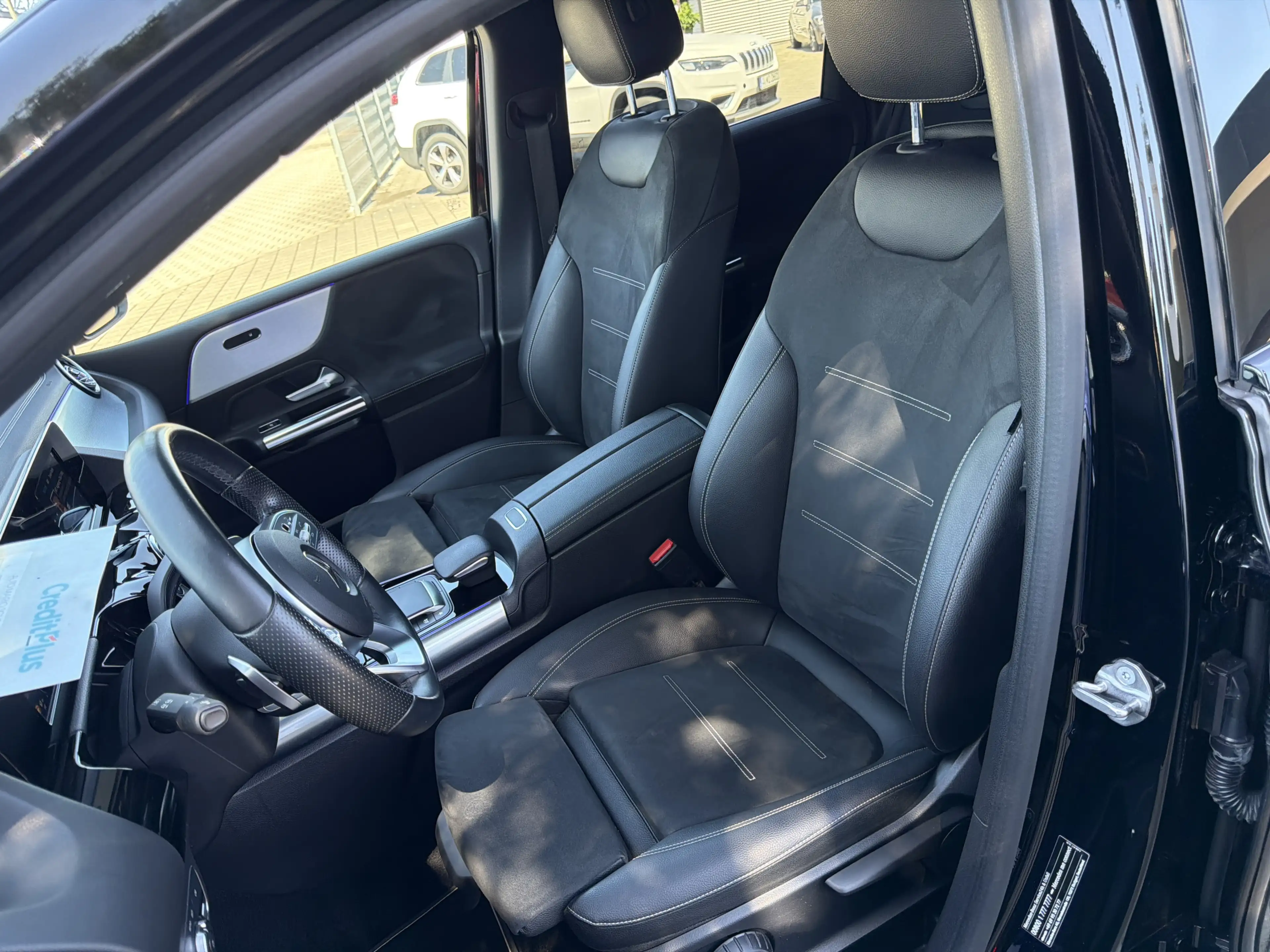 Mercedes-Benz B 250 e Edition 2020 AMG Line Panorama LED Night — photo 14