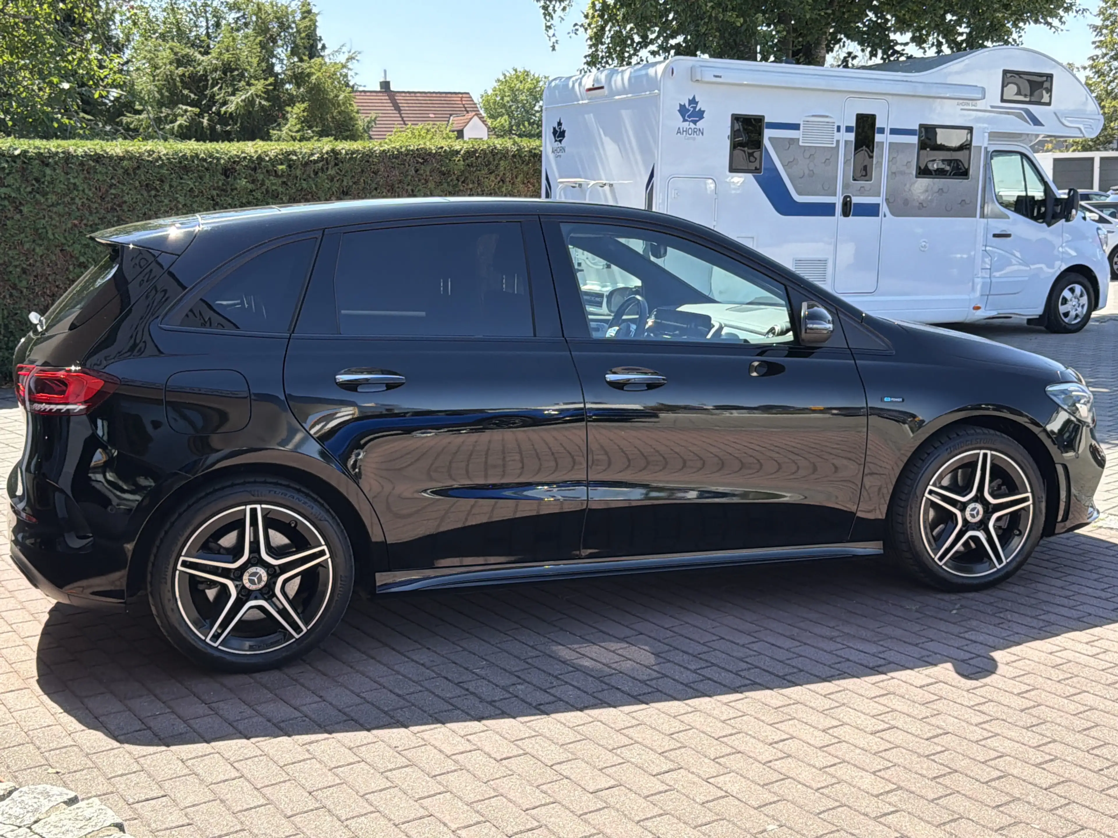Mercedes-Benz B 250 e Edition 2020 AMG Line Panorama LED Night — photo 6