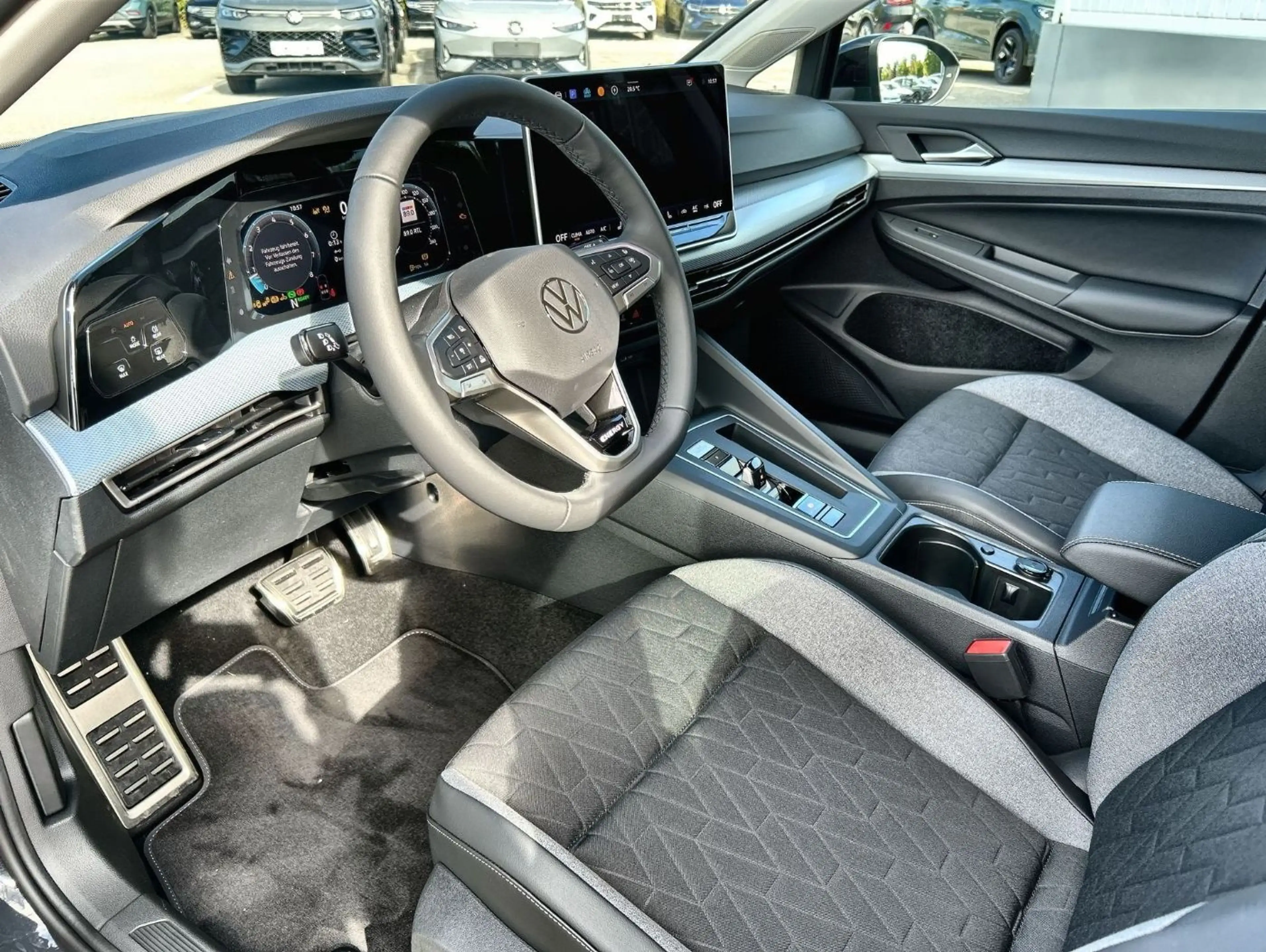 Volkswagen Golf Variant 1.5 eTSI ENERGY DSG AHK GJR — photo 7