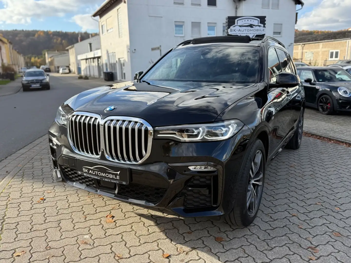 BMW X7 M Sport 7 SITZ-SKYLOUNGE-HUD-GARANTIE-360-H&K Schwarz - 2