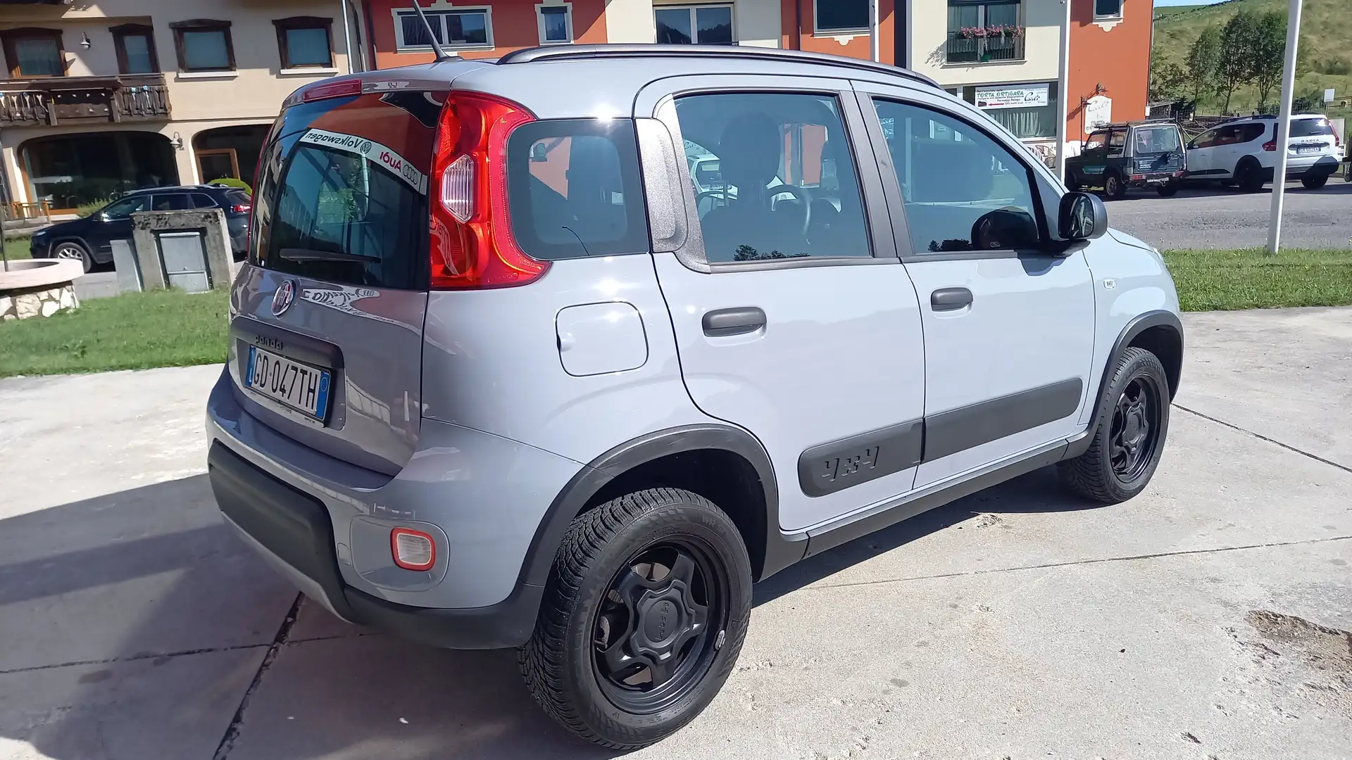 Fiat Panda Panda 0.9 t.air t. Wild 4x4 Gris - 2