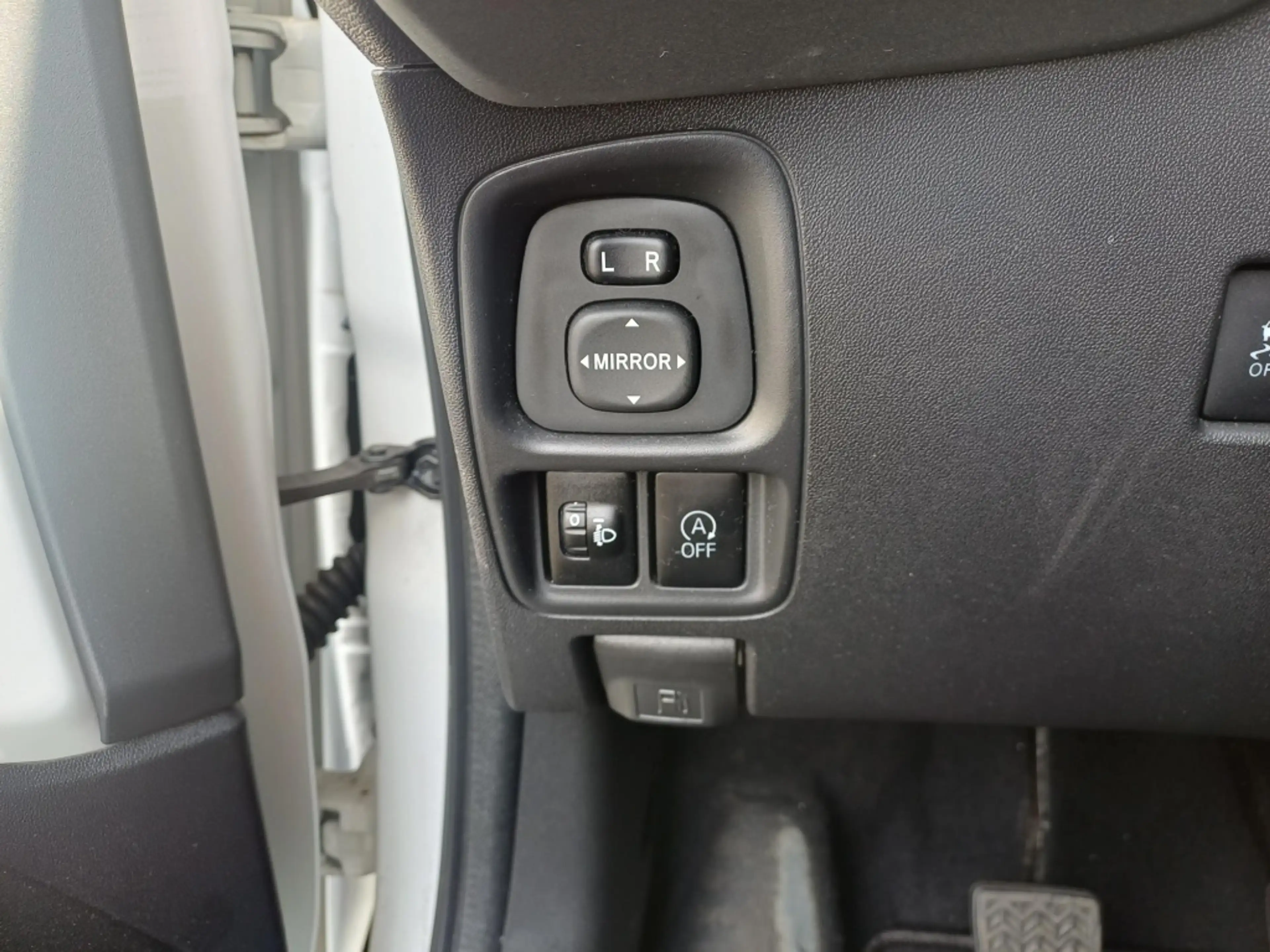 Toyota Aygo 1.0 VVT-i x-play — photo 15