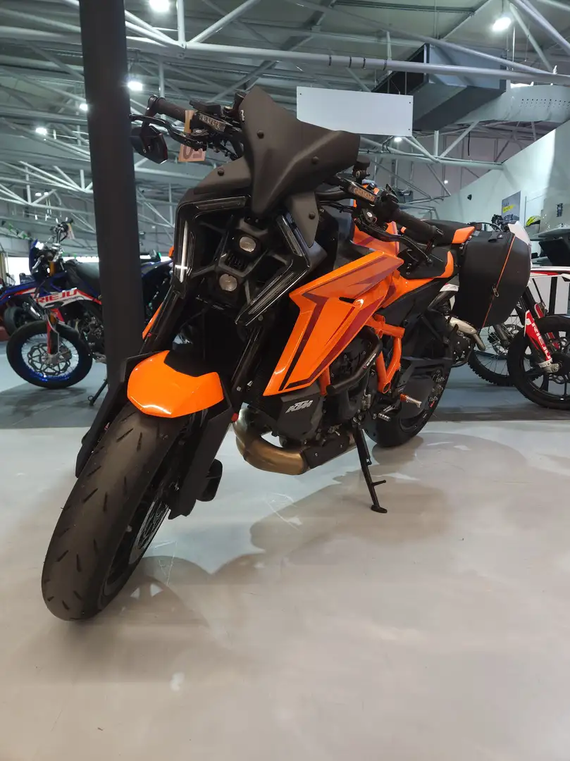 KTM 1390 Super Duke R - 1