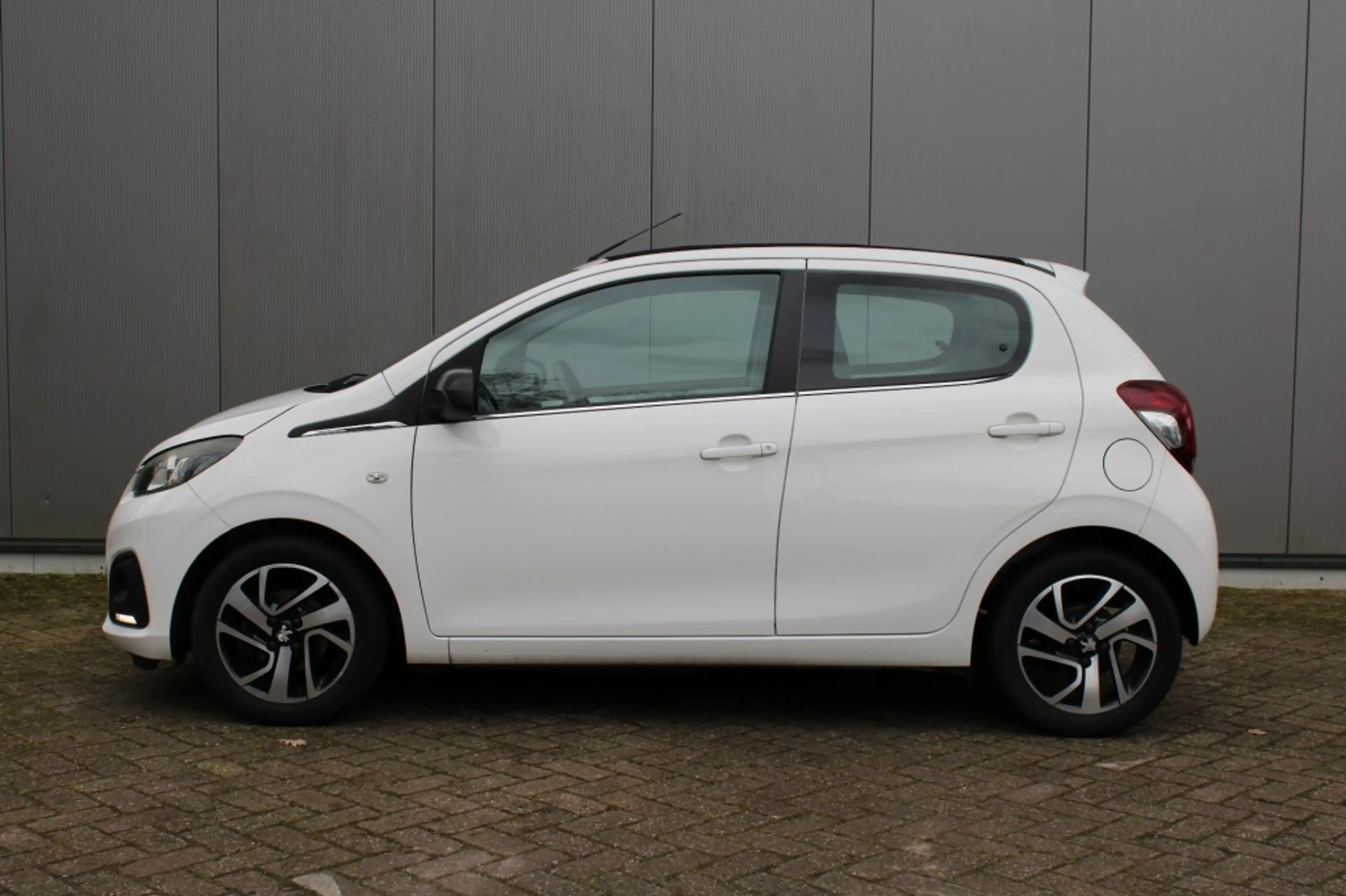 Peugeot 108 - — photo 3