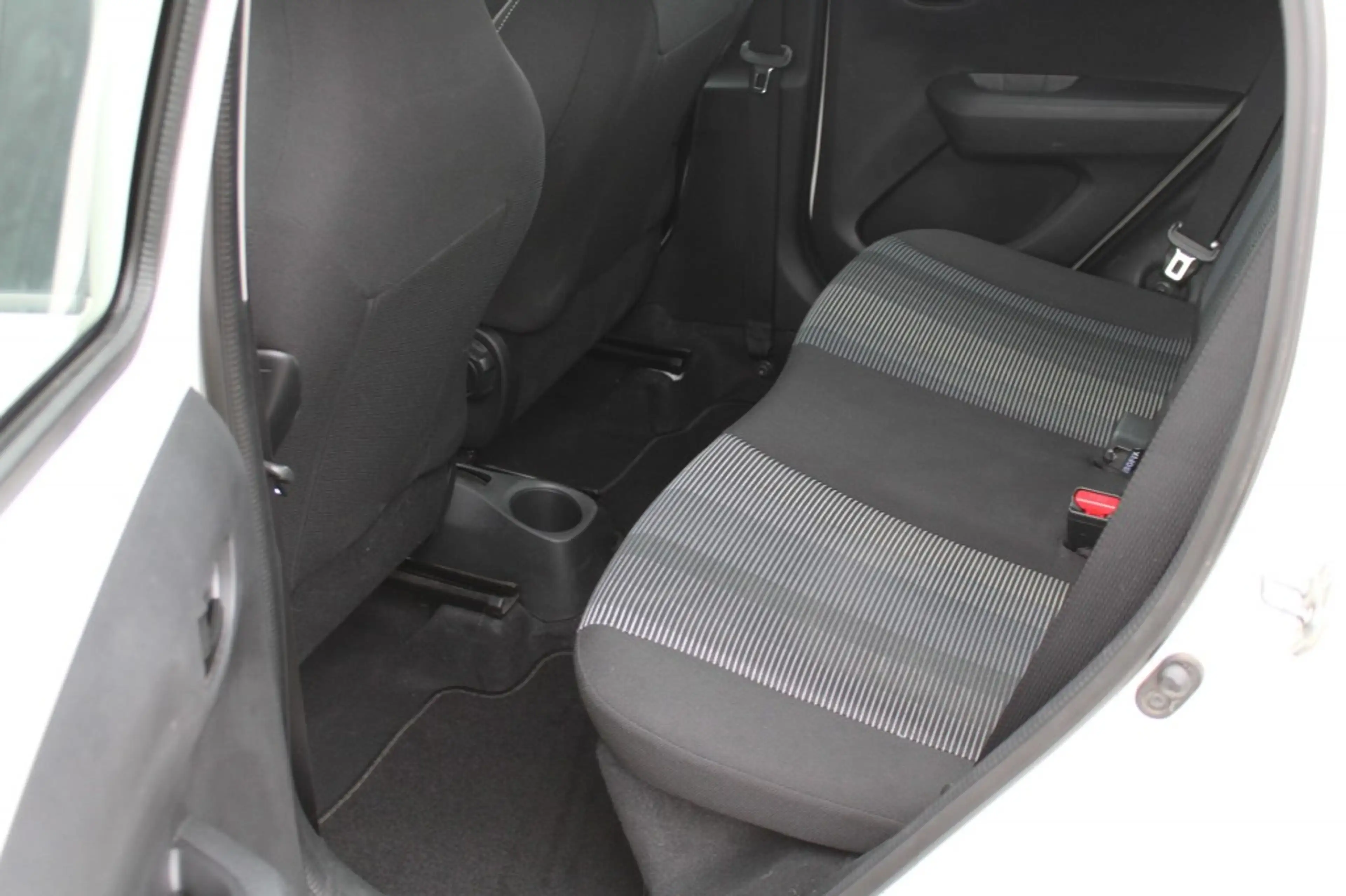 Peugeot 108 - — photo 9
