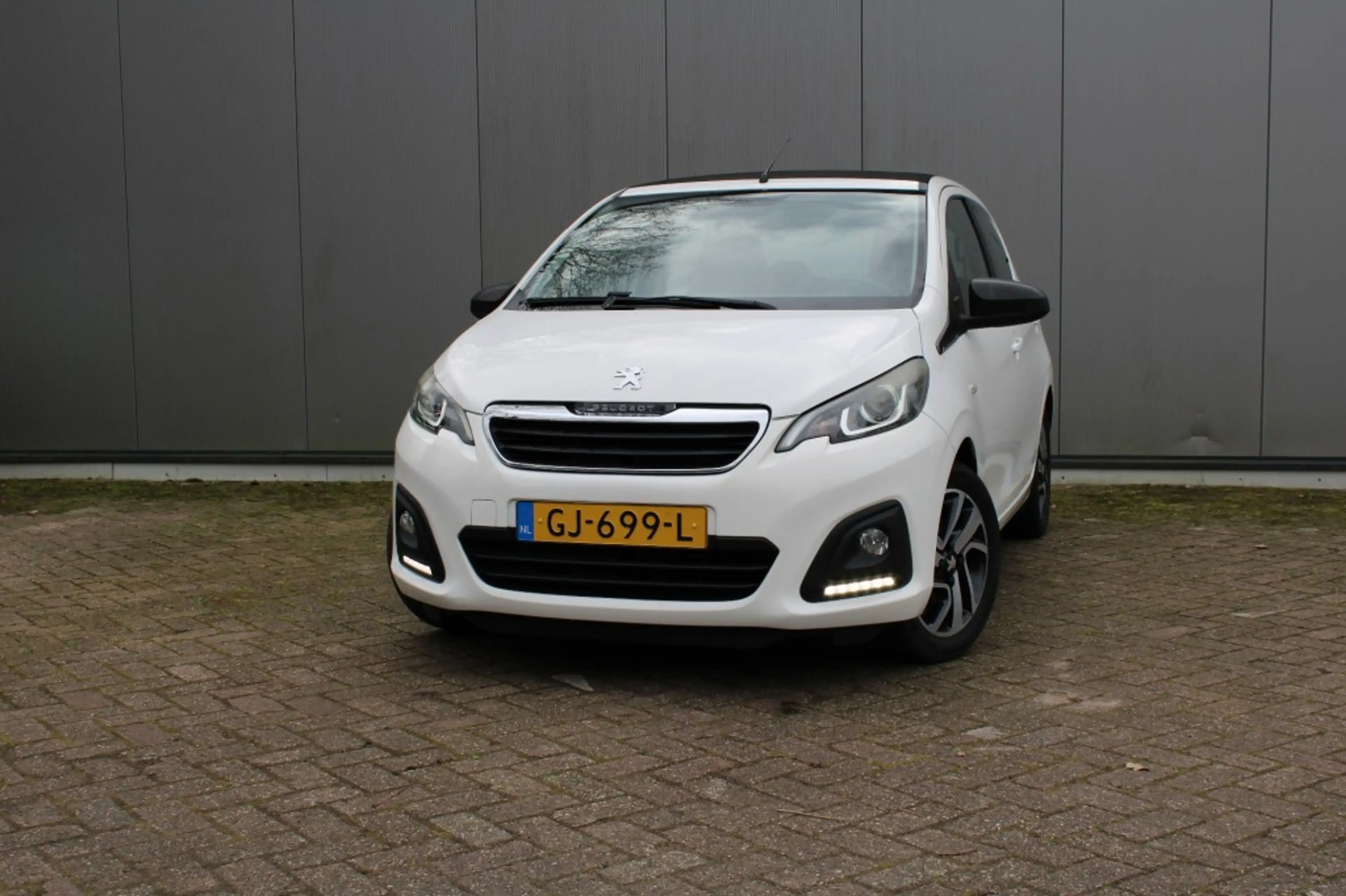 Peugeot 108 -