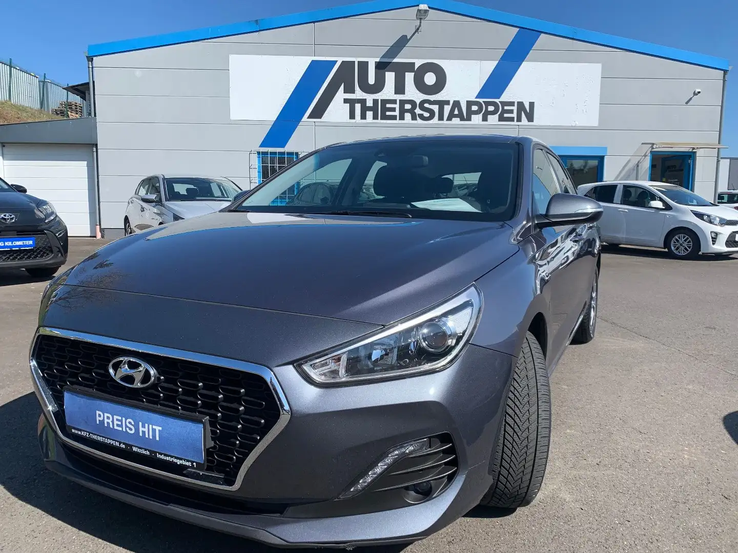 Hyundai i30 120PS Trend Navi/AppConnect/Kamera/Allwetter Grau - 1