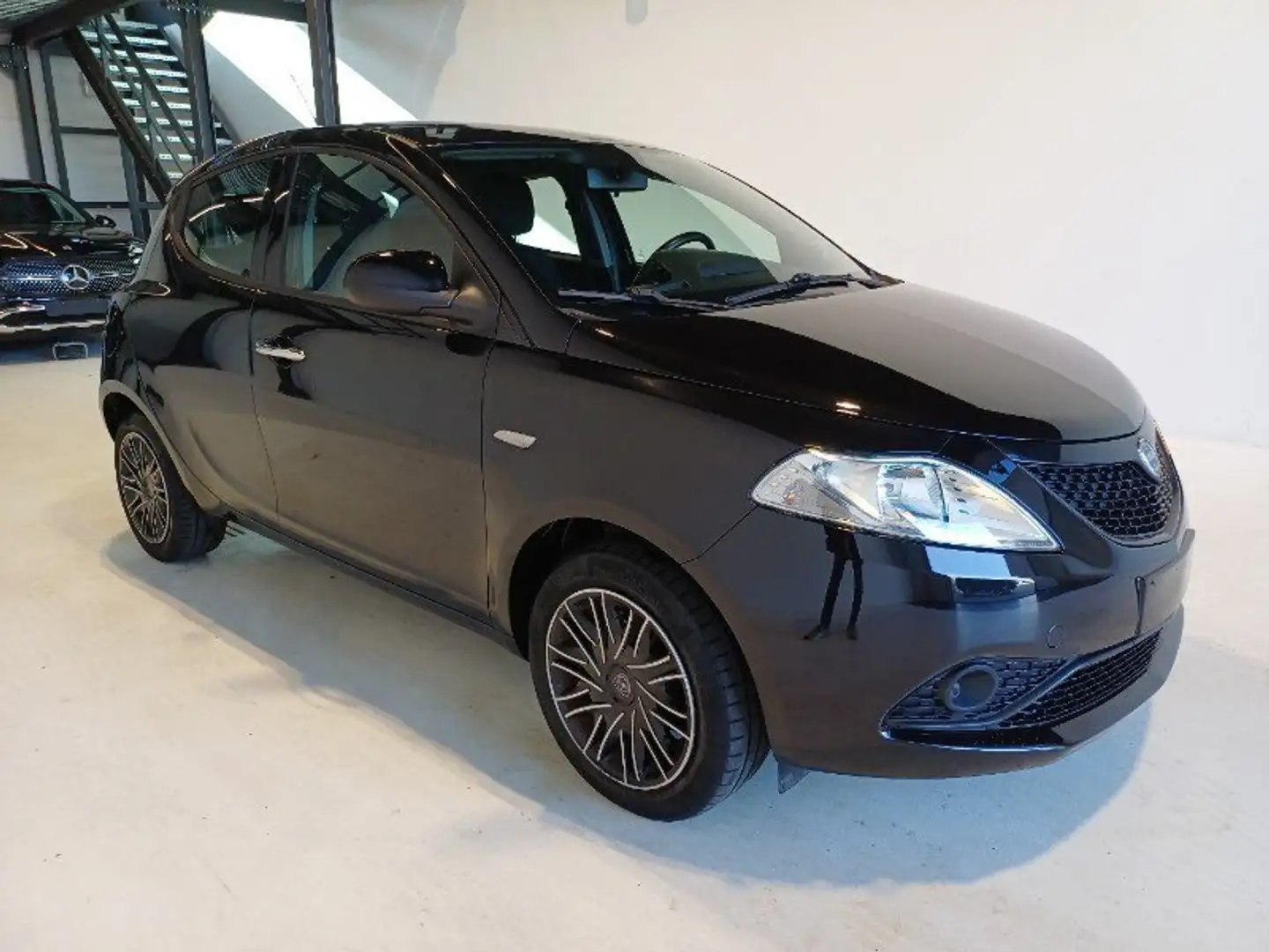 Lancia Ypsilon Ypsilon 1.2 69 CV 5 porte S&S Gold Noir - 1