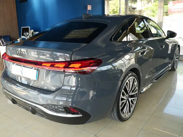 Audi A5 view 11