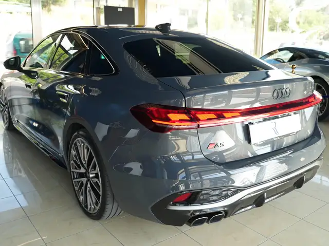 Audi A5 view 7