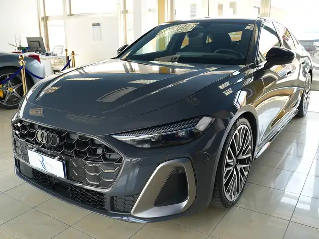 Audi A5 view 3