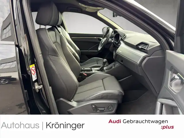 Audi Q3 view 9