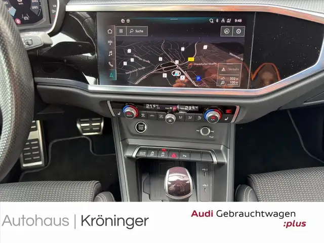 Audi Q3 view 15