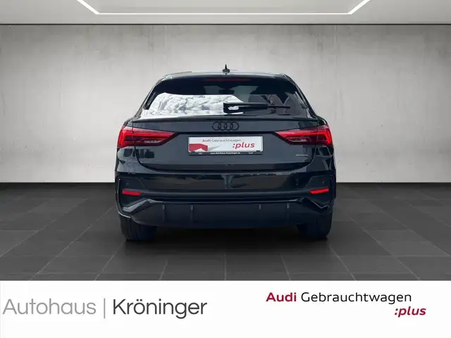 Audi Q3 view 6