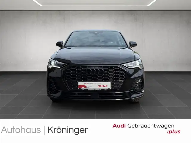 Audi Q3 view 5