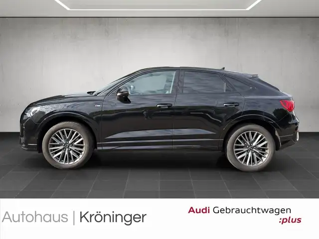 Audi Q3 view 3