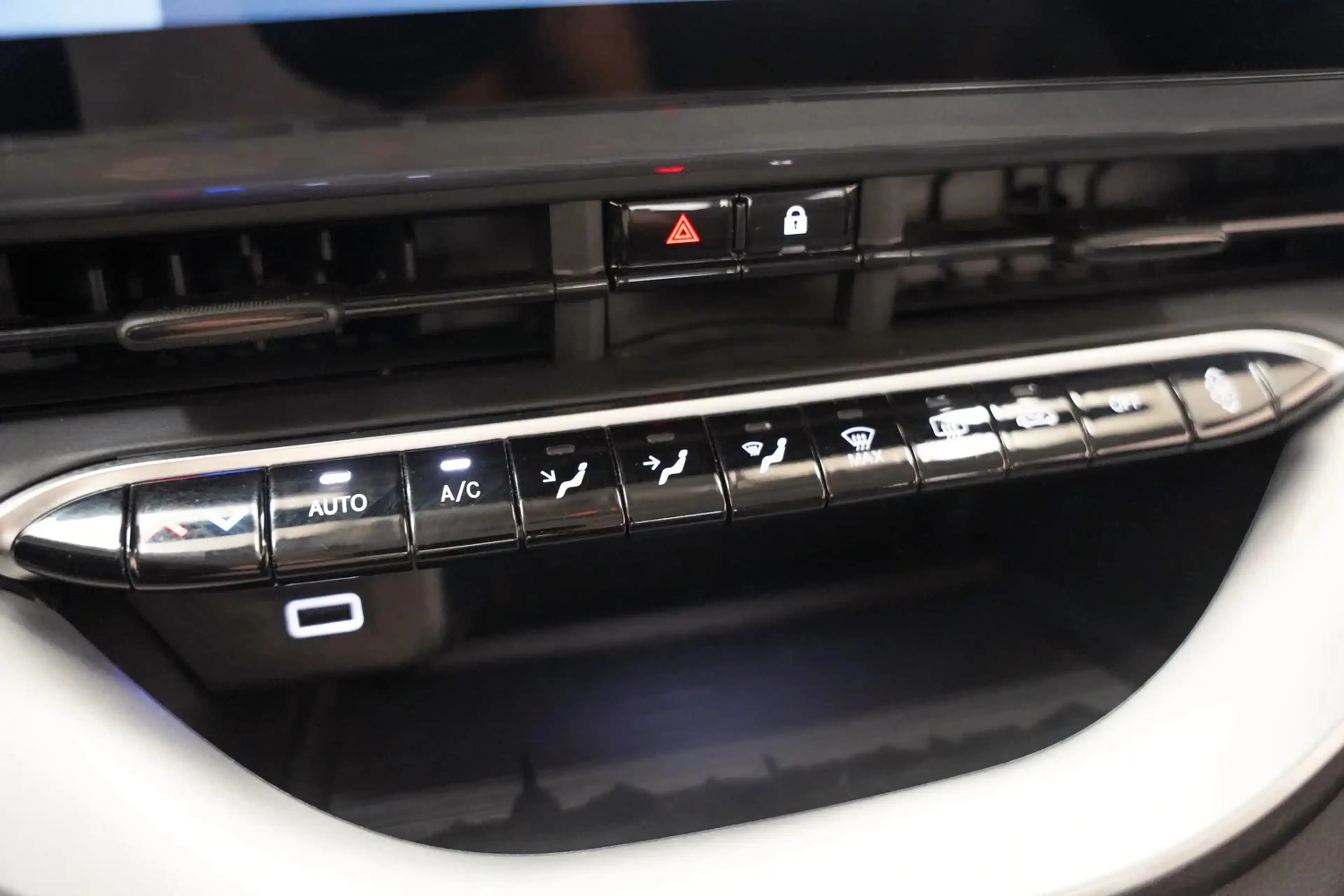Fiat 500e Icon 42 kWh [ Navi Climate Apple/Android ] — photo 9