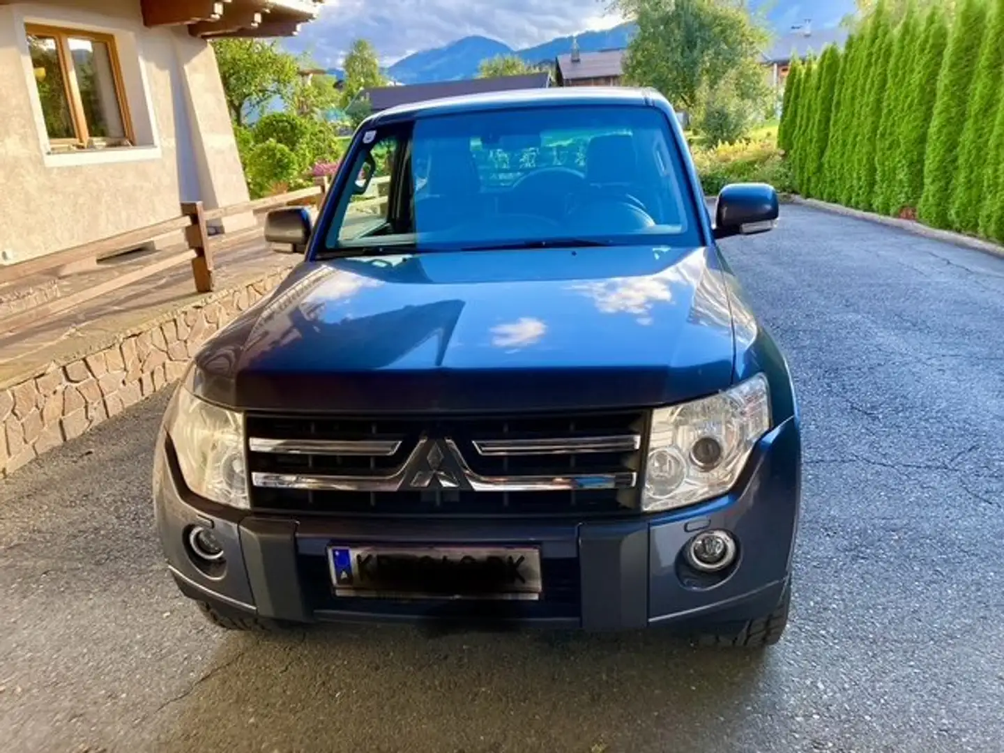 Mitsubishi Pajero Pajero Intense Österreich 3,2 DI-D TD Blau - 1