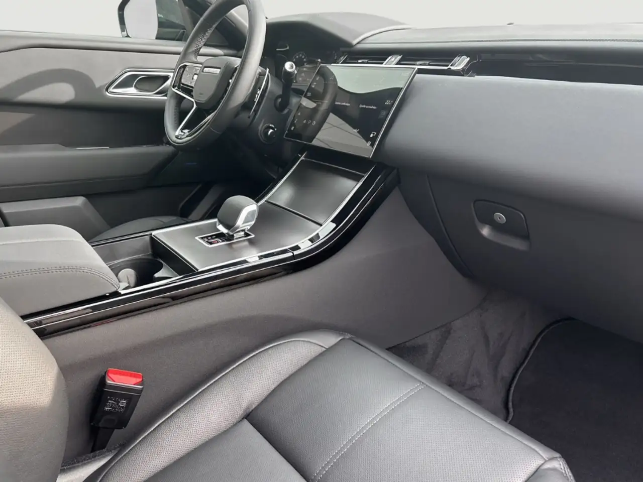 Land Rover Range Rover Velar 2026