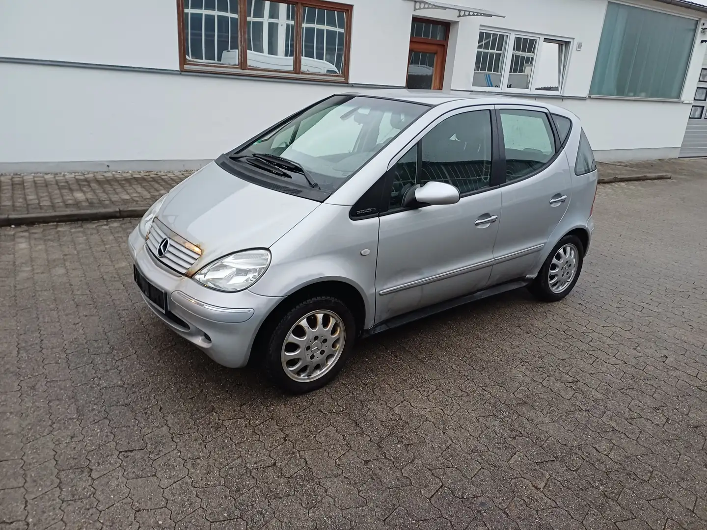 Mercedes-Benz A 160 A-Klasse ELEGANCE - Service neu -TÜV NEU Gris - 2