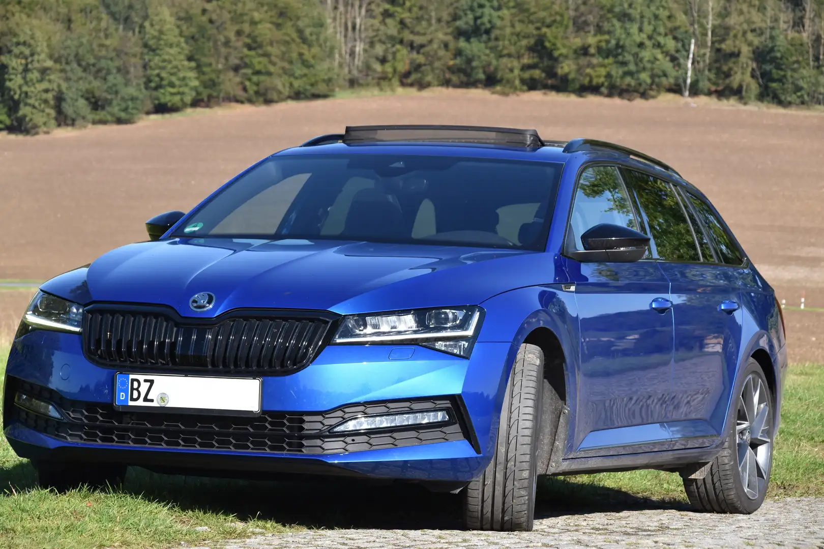 Skoda Superb Superb Combi 2.0 TDI DSG Sportline Blau - 2
