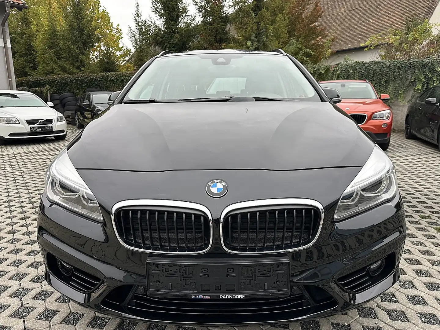 BMW 218 d Active Tourer Advantage Aut. Schwarz - 1