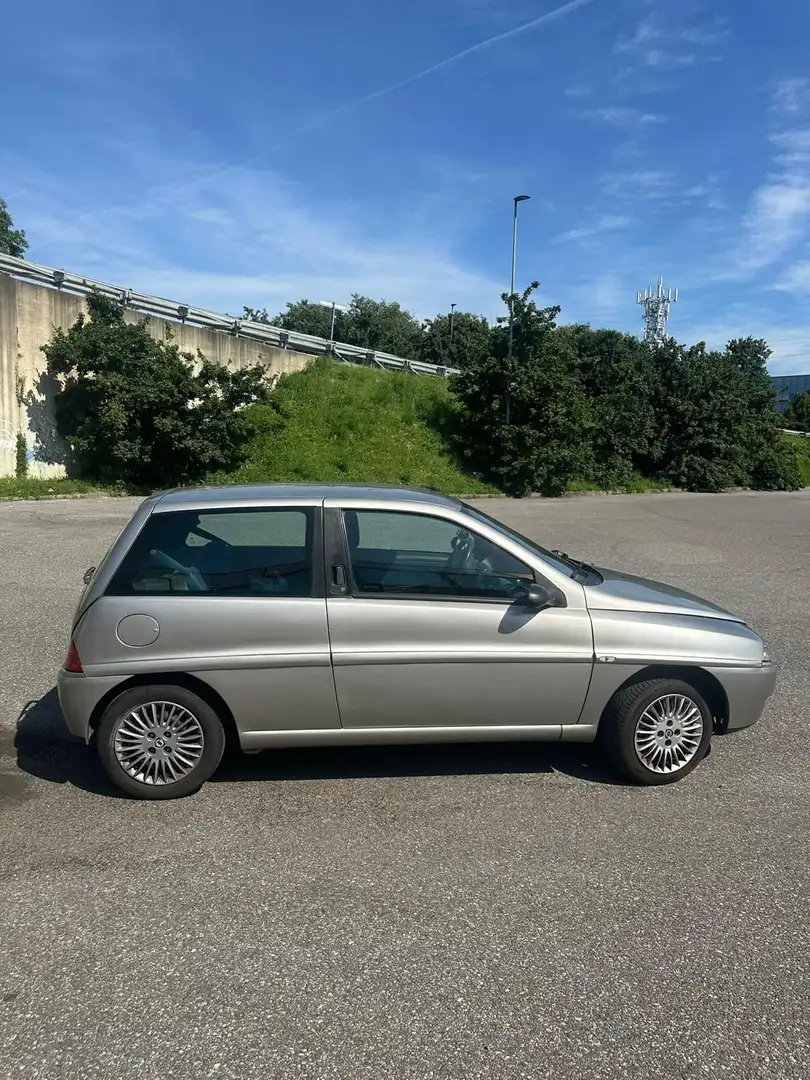 Lancia Y 1.2 8v LS  LEGGI BENE!!! TESTA DA RIFARE!!! - 1