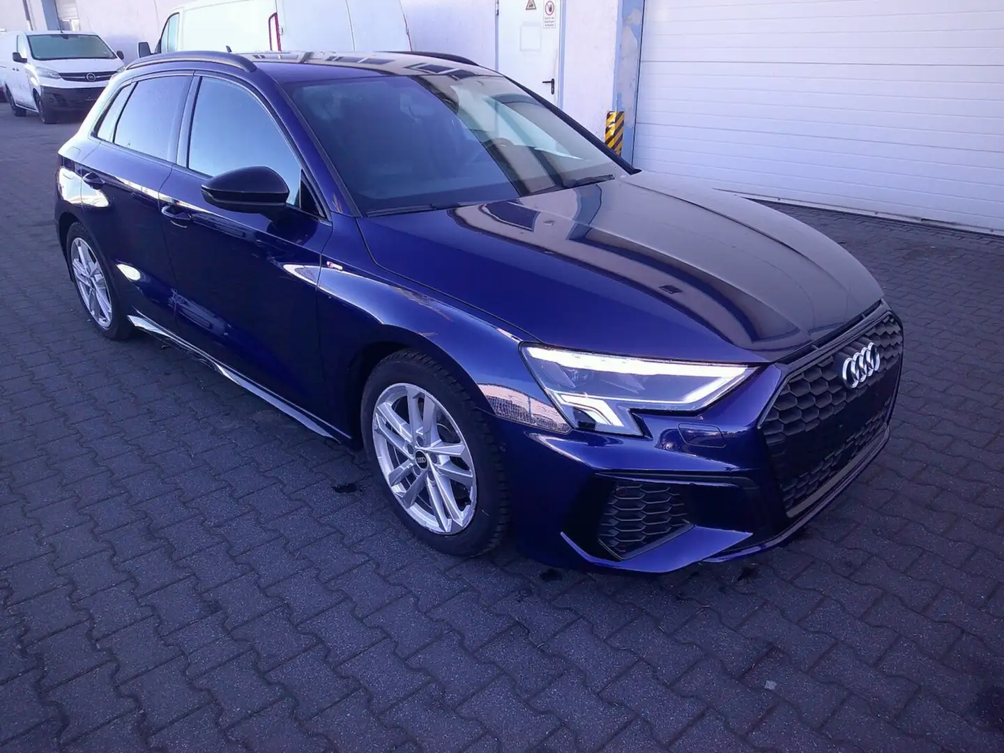 Audi A3 Sportback 30 TDI S line, Navi, Alu Bleu - 2