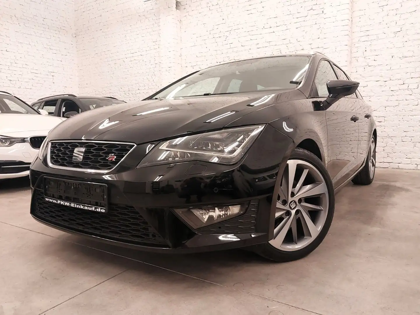 SEAT Leon ST 2.0 TDI FR LED 76oookm Carplay PanoDach Noir - 2