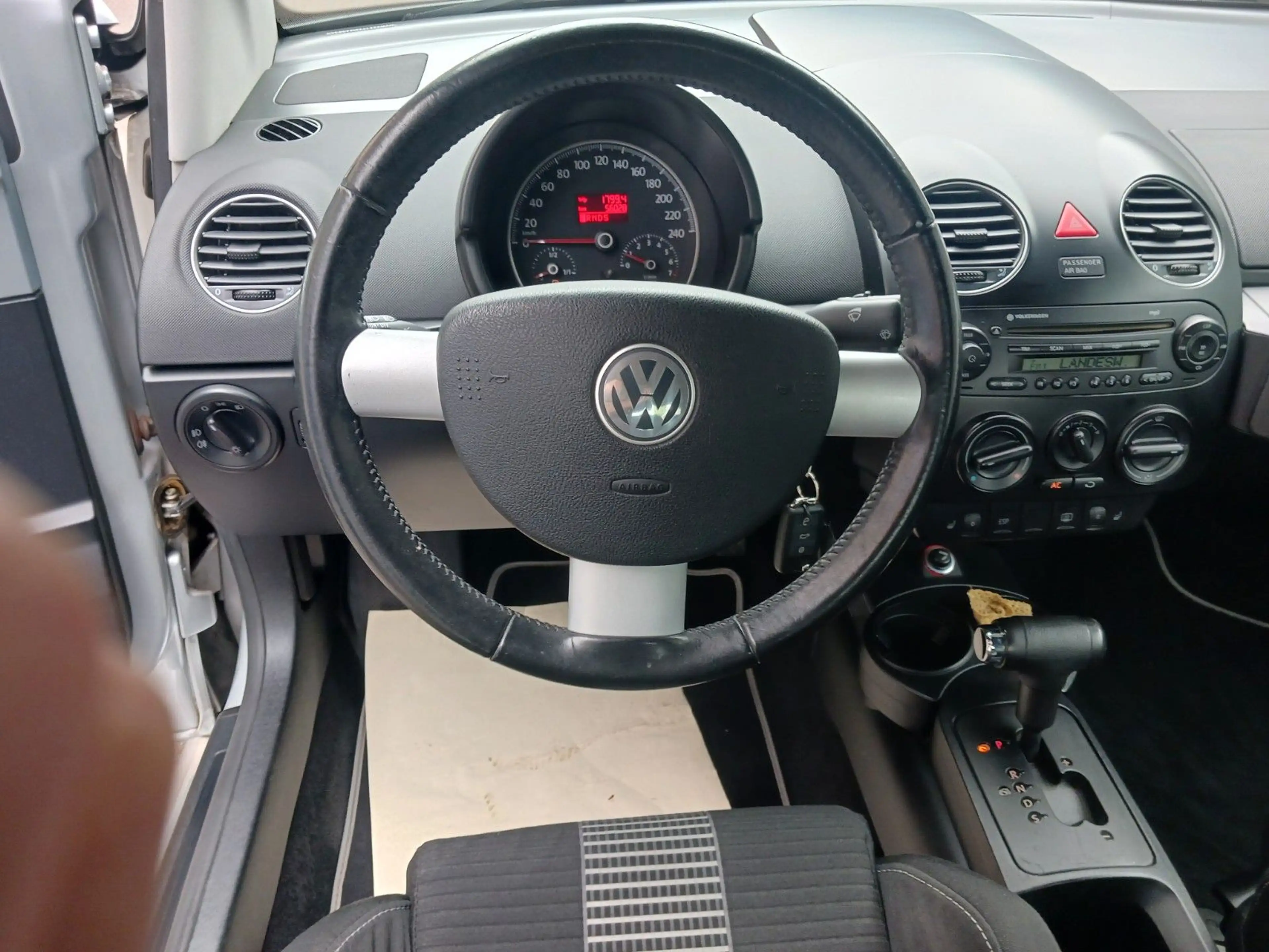 Volkswagen New Beetle Cabriolet 2.0 United Klima,Shz.,1.Hd — photo 17