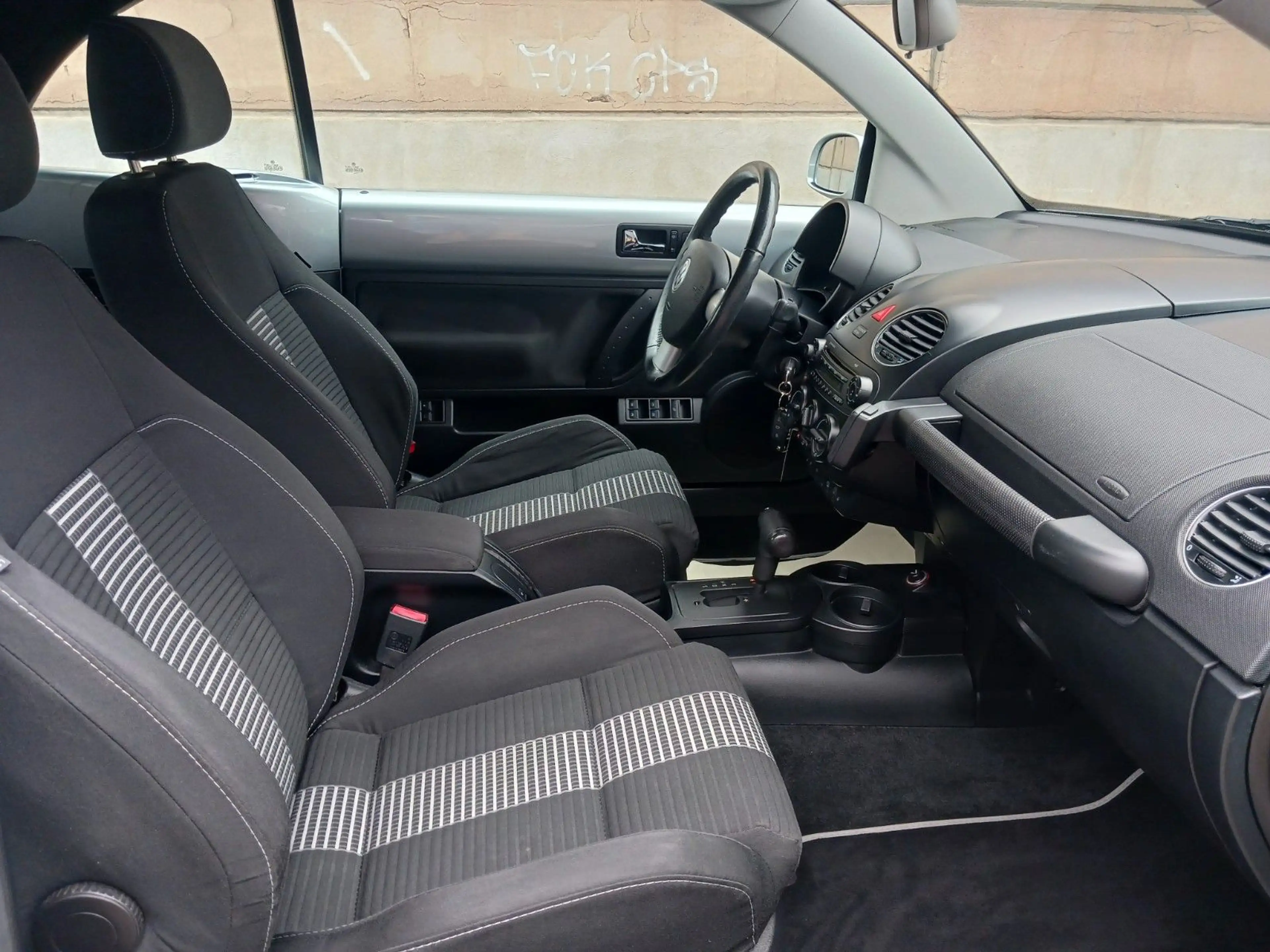 Volkswagen New Beetle Cabriolet 2.0 United Klima,Shz.,1.Hd — photo 15