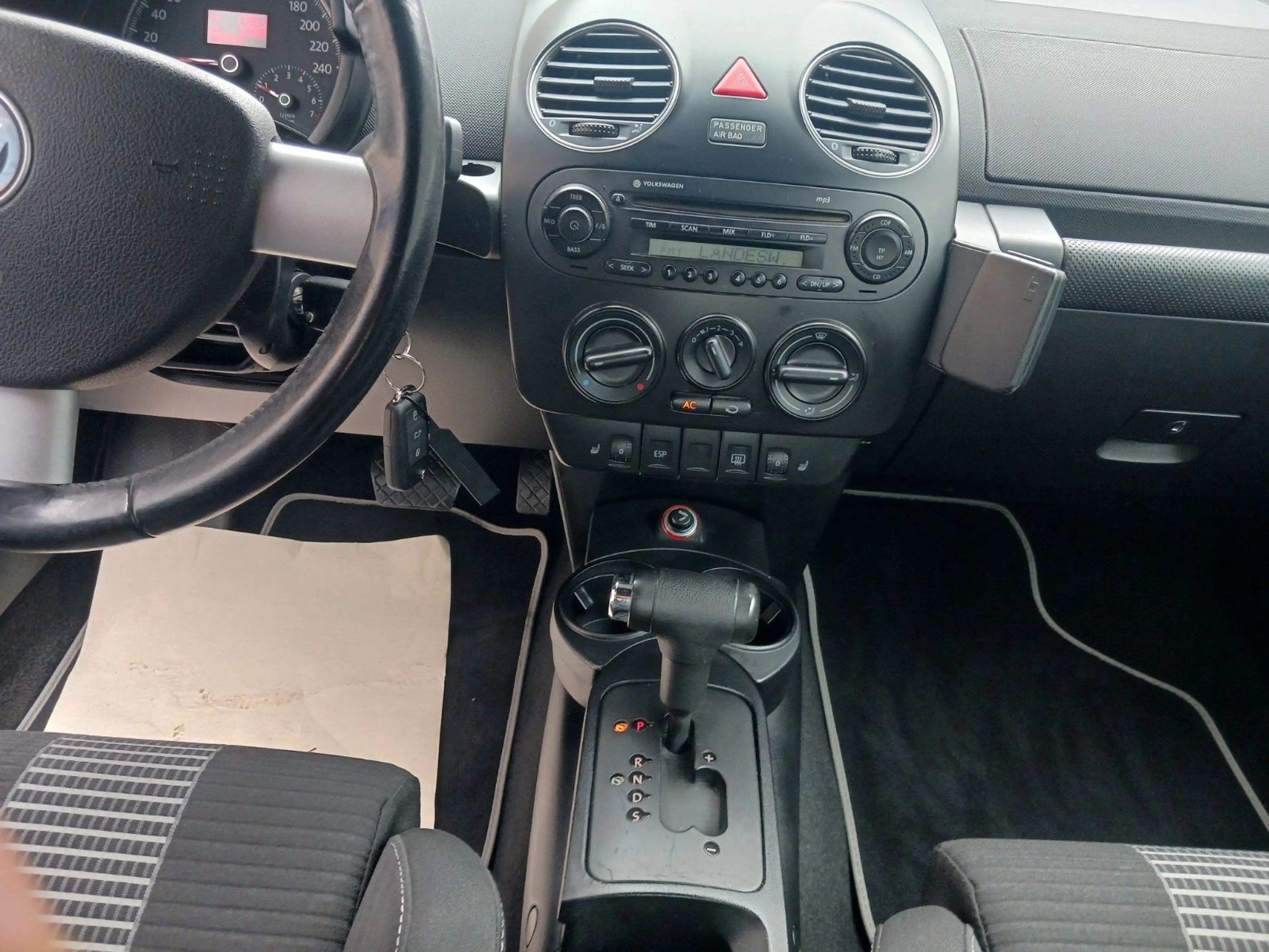 Volkswagen New Beetle Cabriolet 2.0 United Klima,Shz.,1.Hd — photo 16