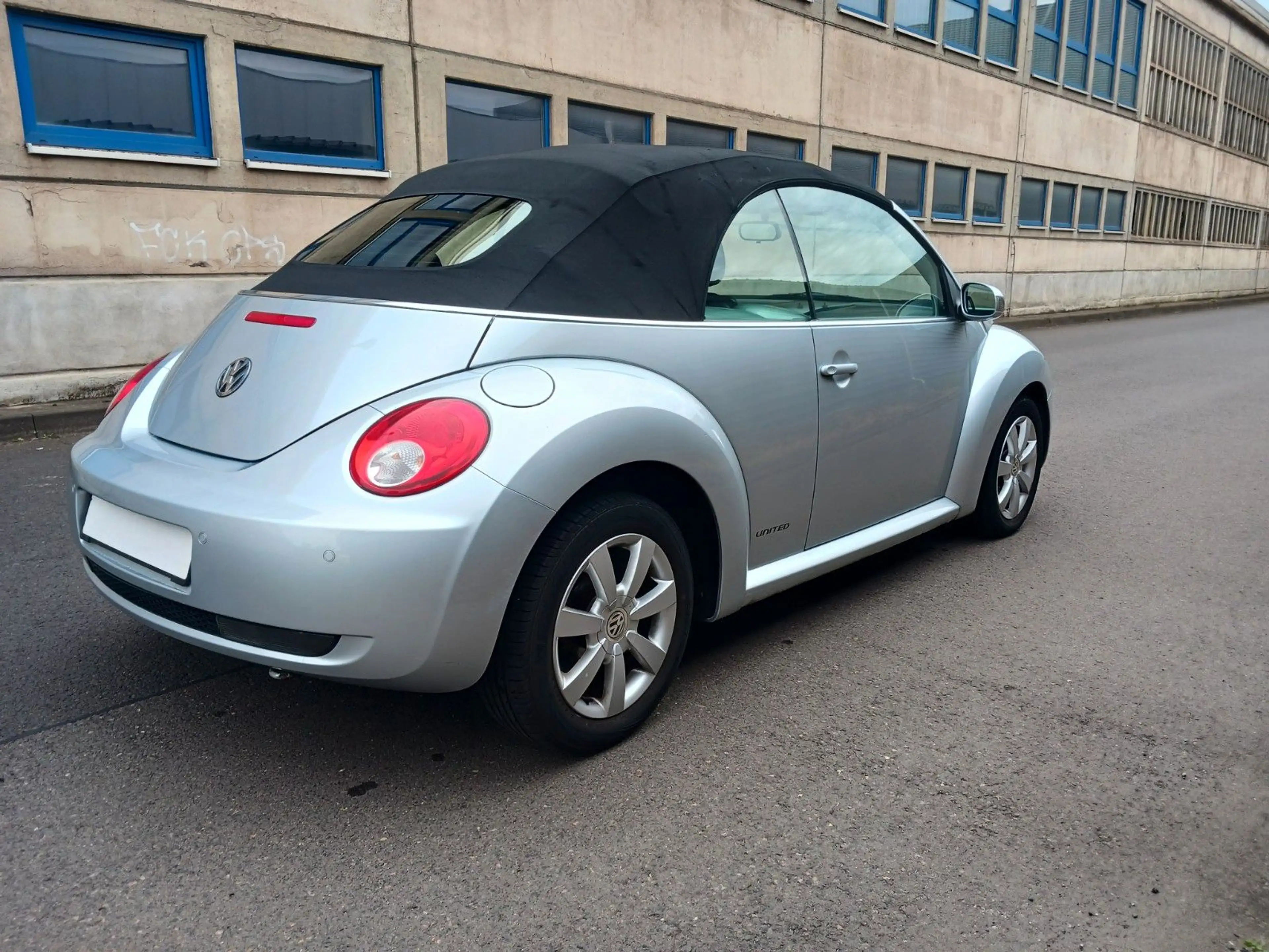 Volkswagen New Beetle Cabriolet 2.0 United Klima,Shz.,1.Hd — photo 5
