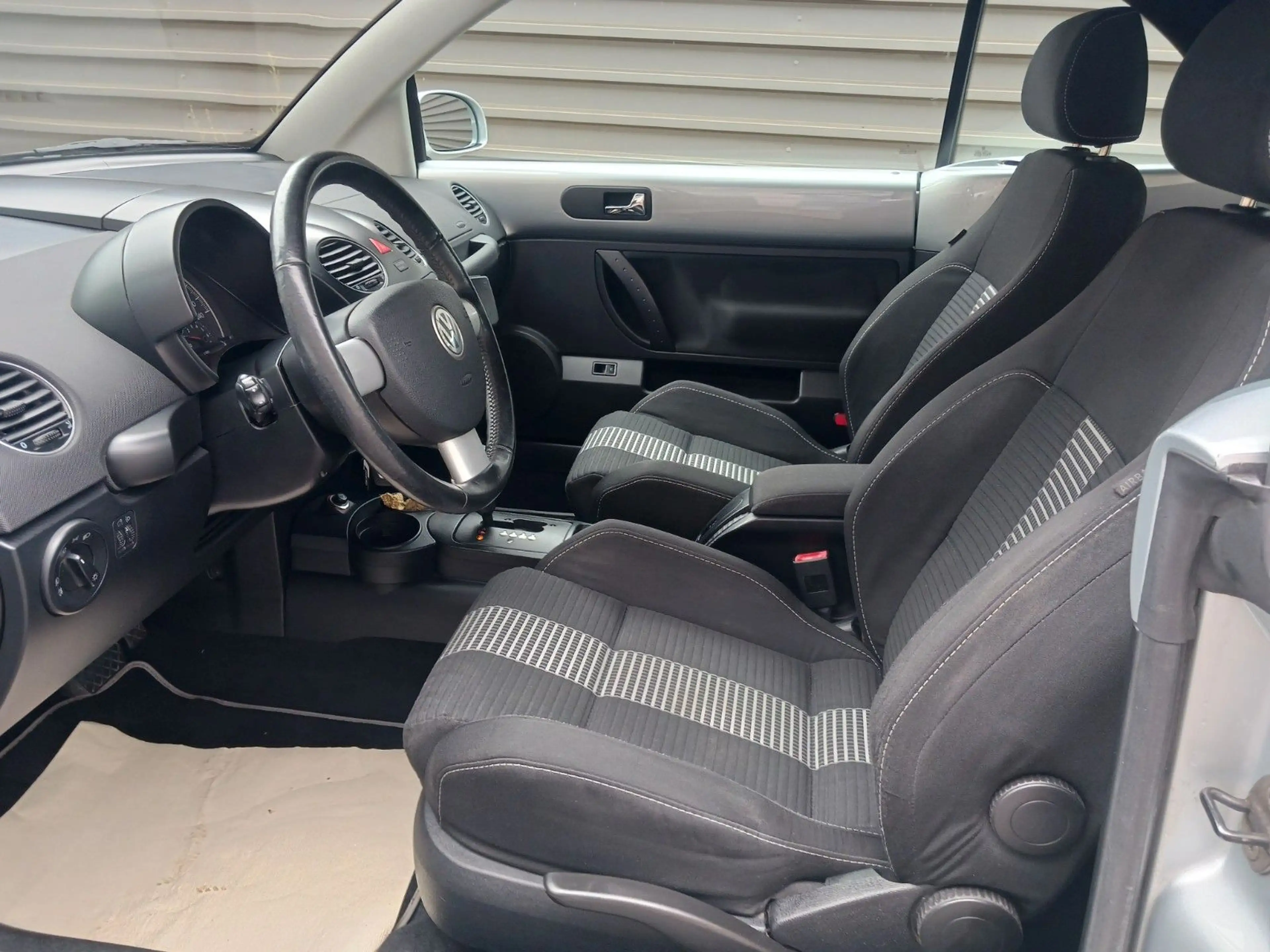 Volkswagen New Beetle Cabriolet 2.0 United Klima,Shz.,1.Hd — photo 12