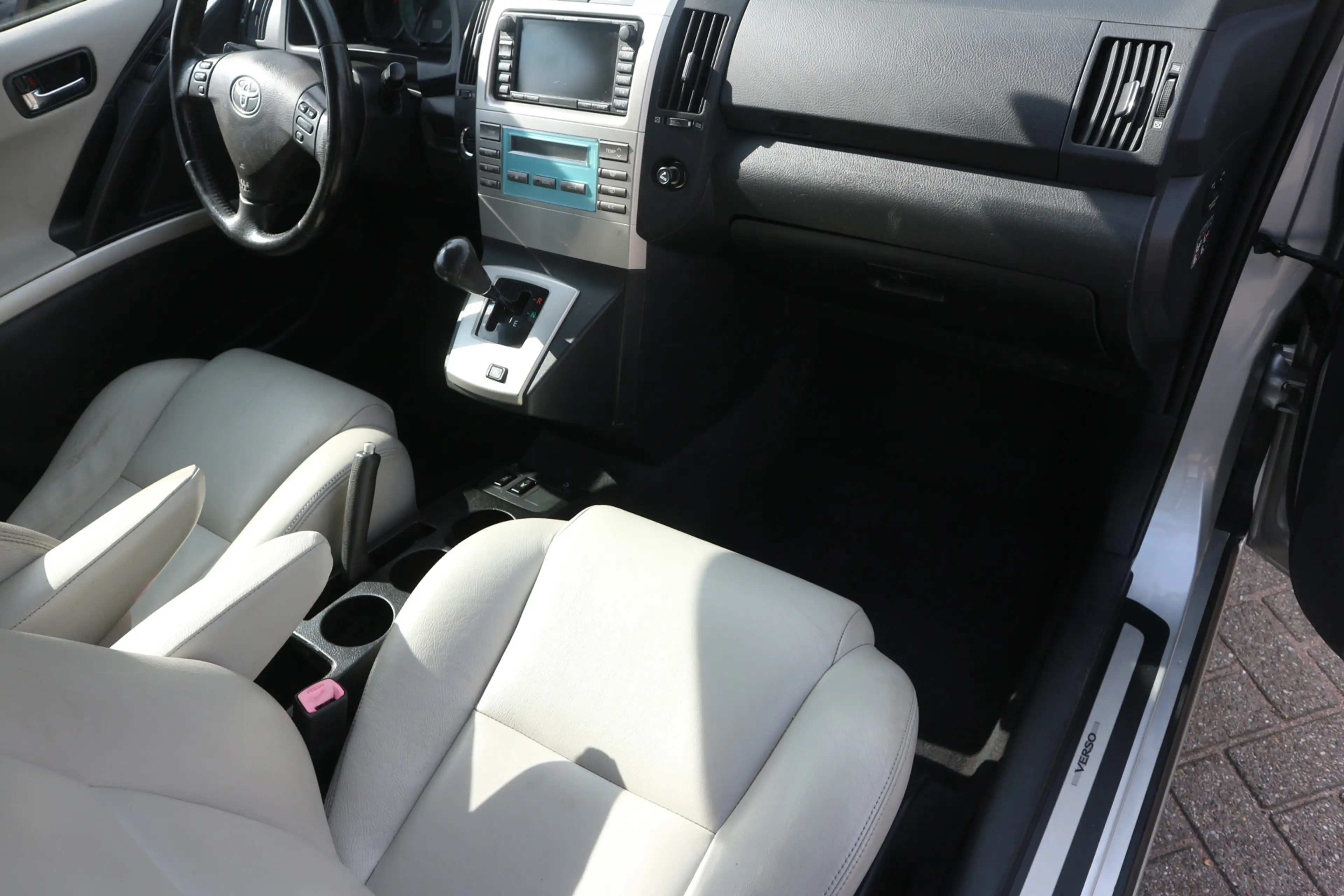 Toyota Verso 1.8 VVT-i Terra 7persoons / AUTOMAAT / AIRCO / NAV — photo 15