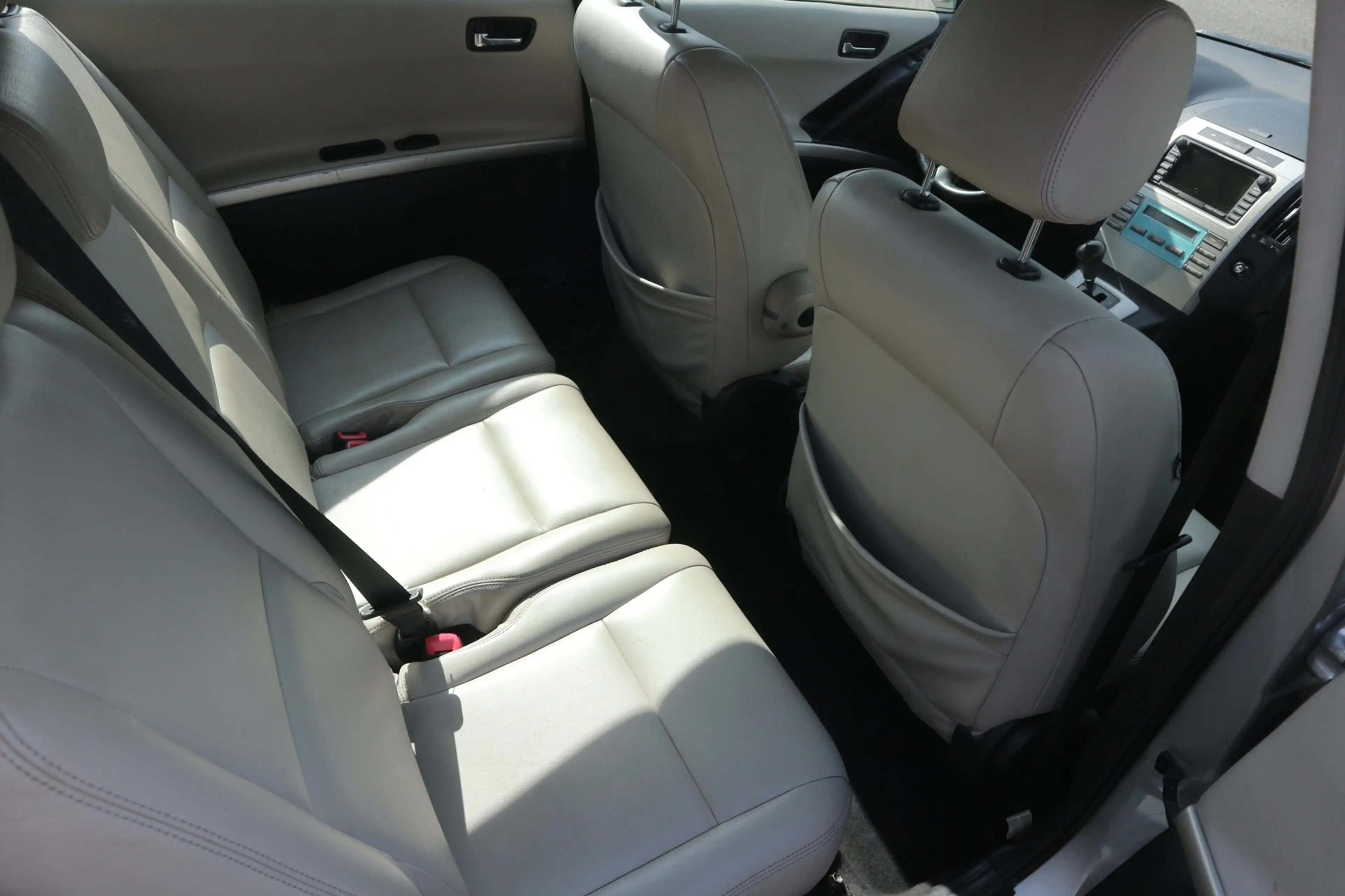 Toyota Verso 1.8 VVT-i Terra 7persoons / AUTOMAAT / AIRCO / NAV — photo 12