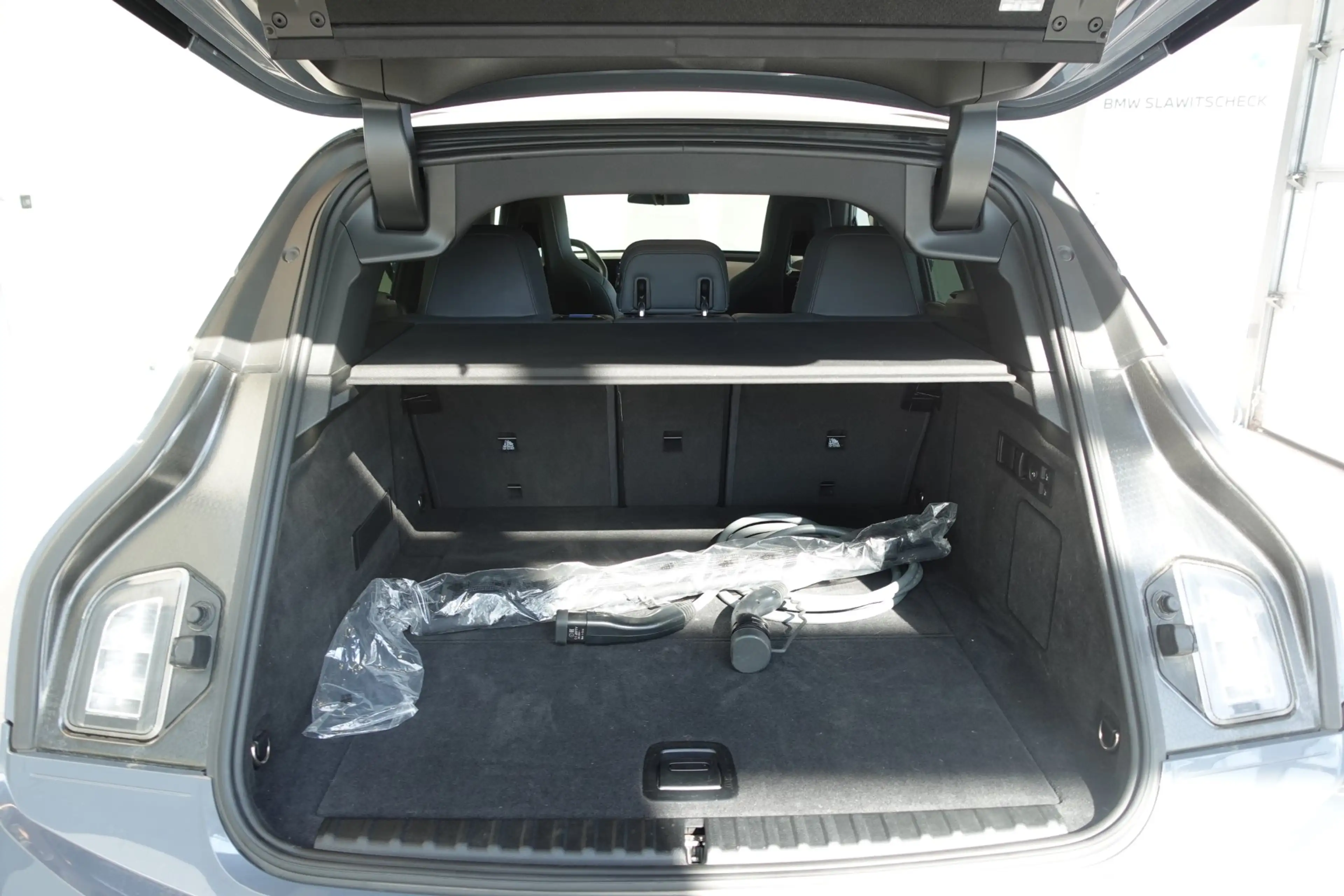 BMW iX M60 I20 — photo 15