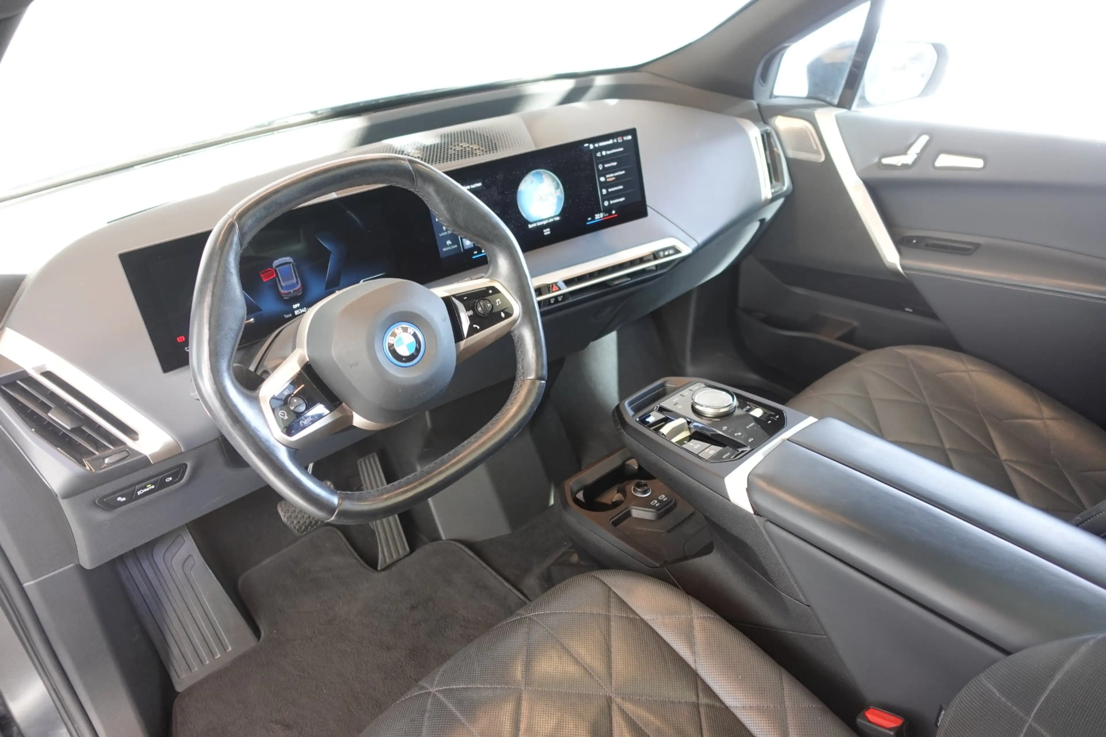 BMW iX M60 I20 — photo 7