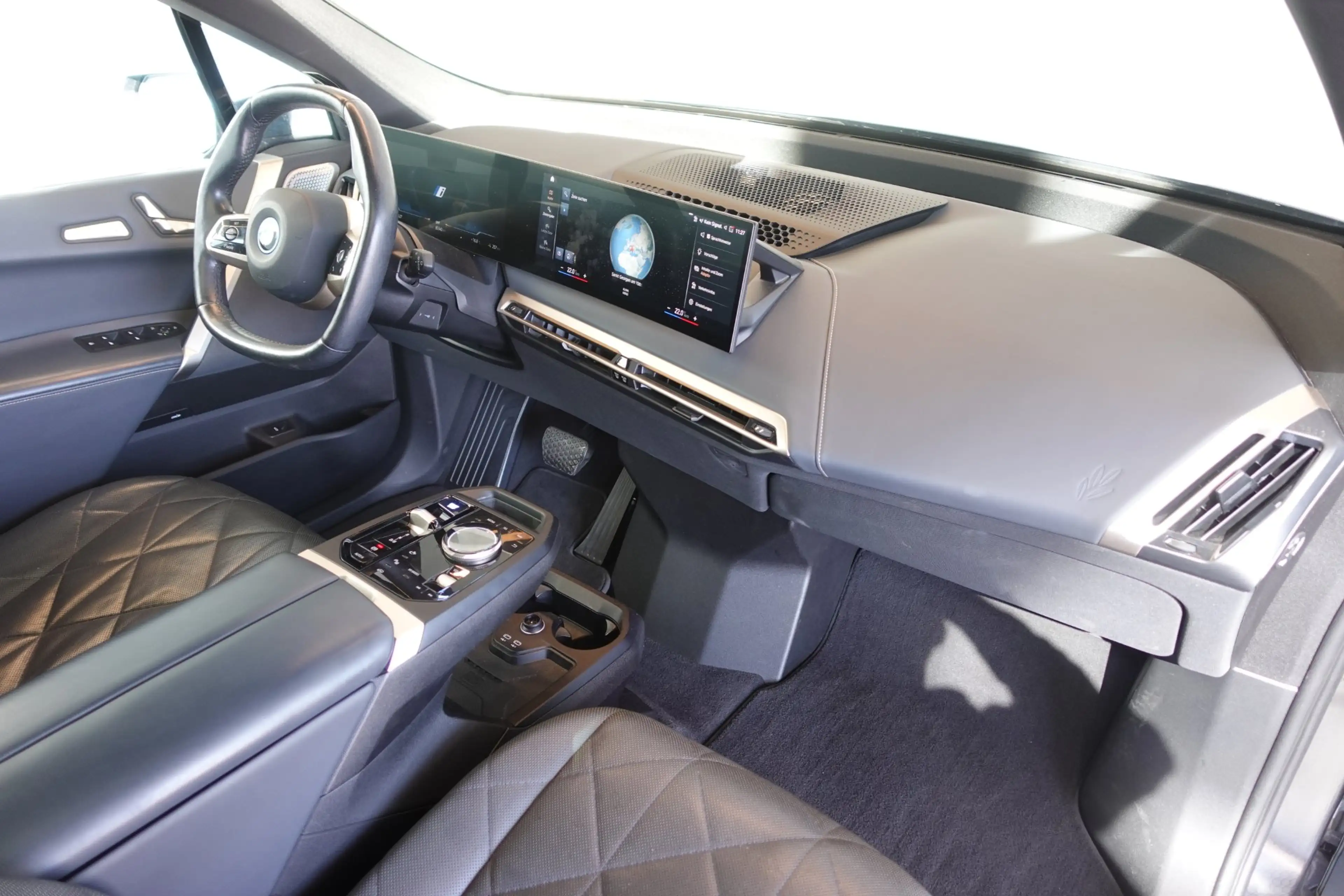BMW iX M60 I20 — photo 5