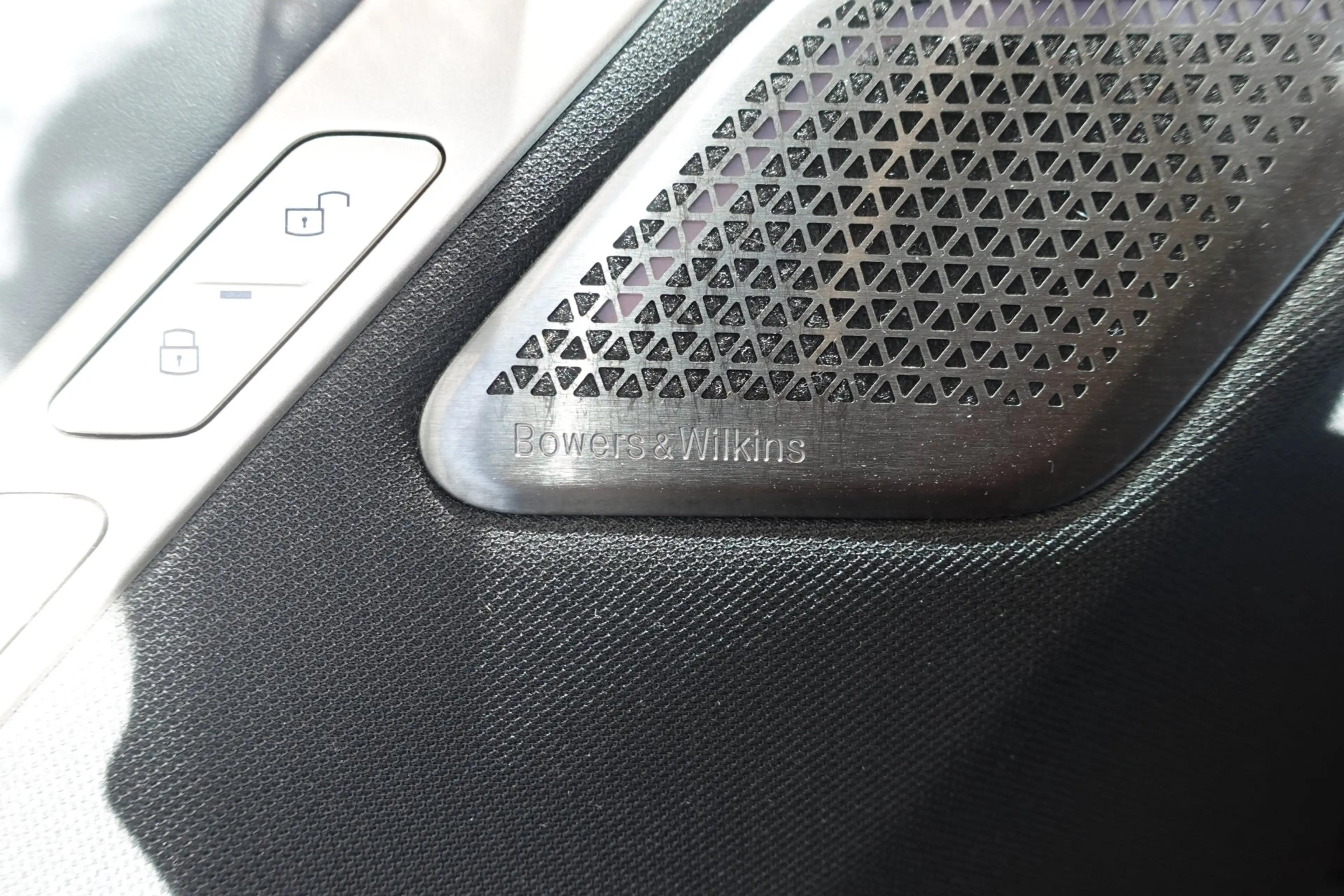 BMW iX M60 I20 — photo 9