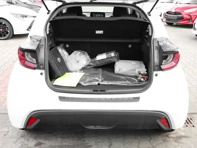 Toyota Yaris view 11