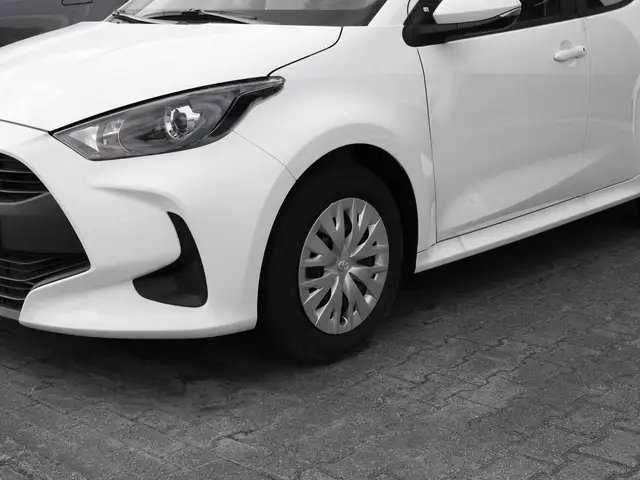 Toyota Yaris view 10