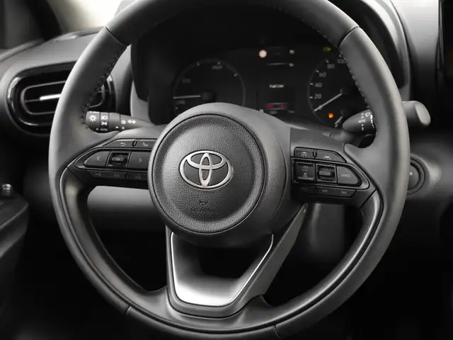 Toyota Yaris view 12