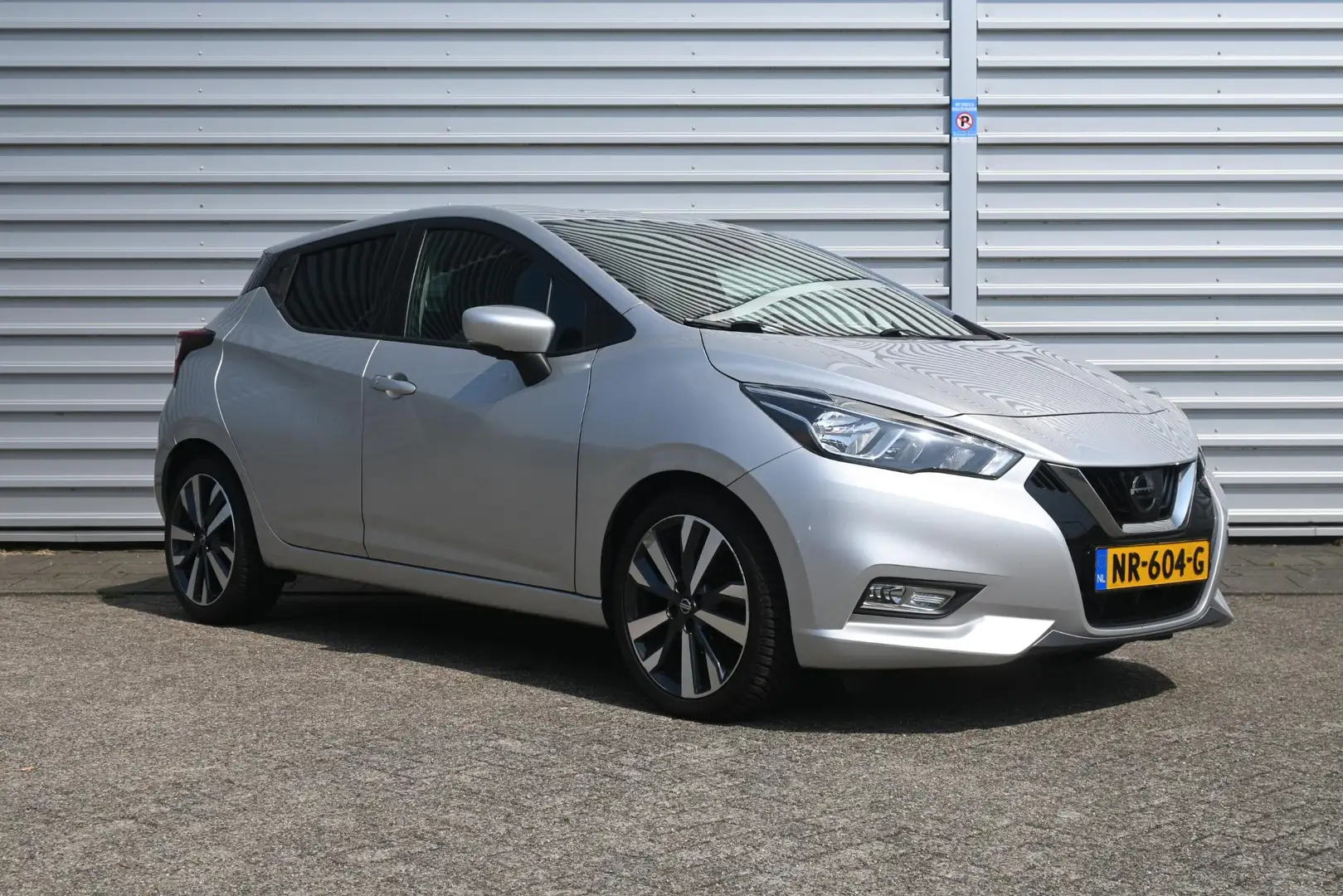 Nissan Micra 0.9 IG-T Tekna | Navigatie | Camera | Lichtmetalen Gris - 2