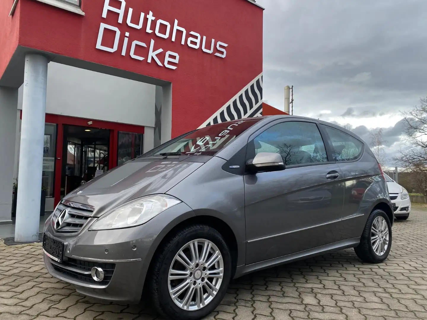 Mercedes-Benz A 160 A -Klasse A 160 Sitzheizg Klima Grau - 1