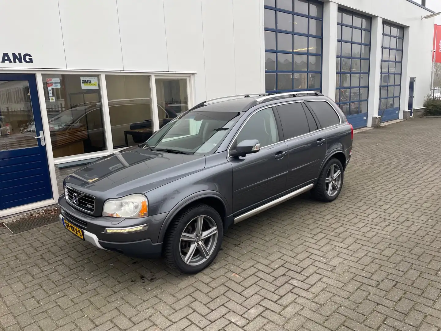 Volvo XC90 - 1