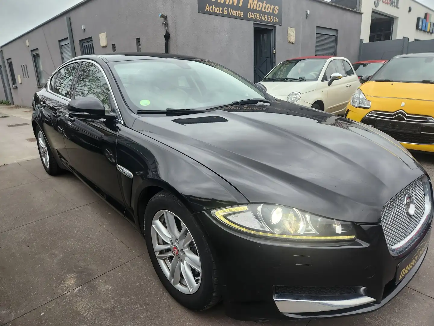 Jaguar XF 2.2 D Prestige Zwart - 2