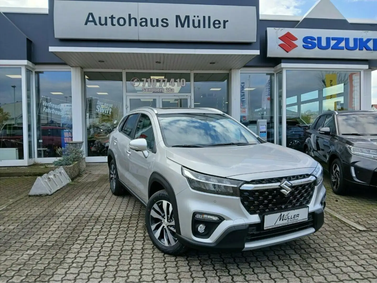 Suzuki SX4 S-Cross 1.5 Comfort+ 4x4 Vollhybrid Silber - 2